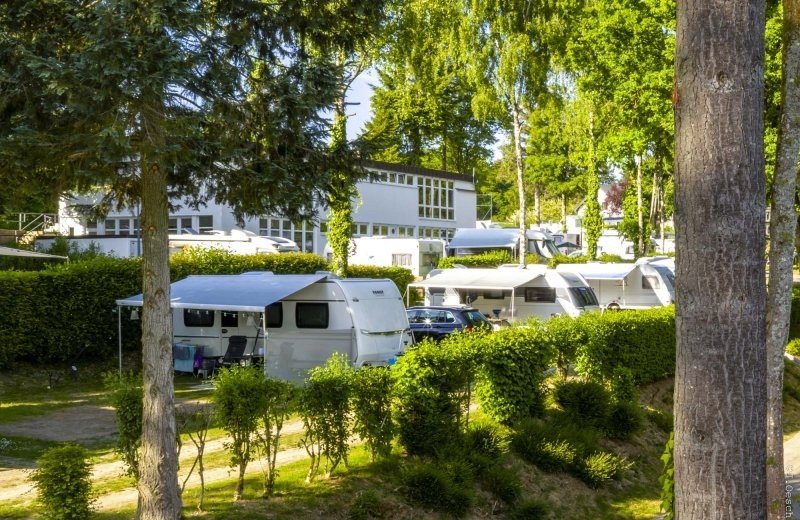 Stellplatz (Wohnwagen, Zelt)